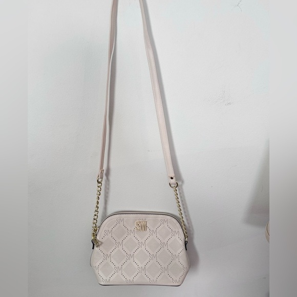 Steve Madden BMaggie White Crossbody Vegan Faux Leather Bag with Gold accents - Picture 2 of 9